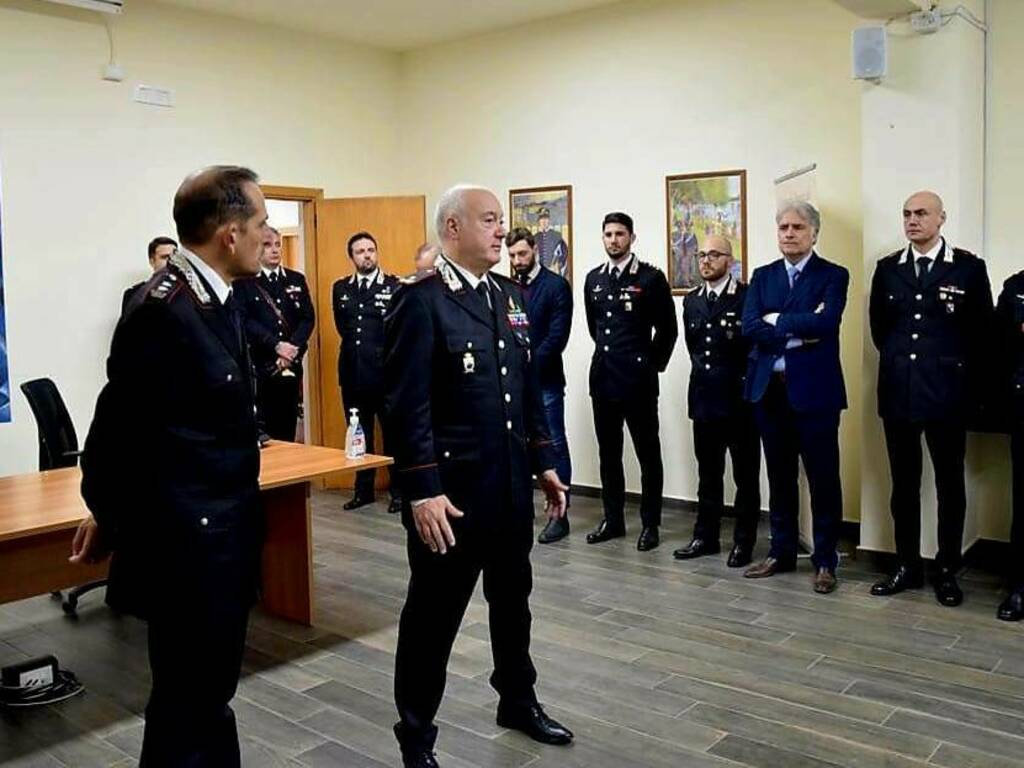 pietro salsano-comandante legione carabinieri calabria-visita comando provinciale crotone