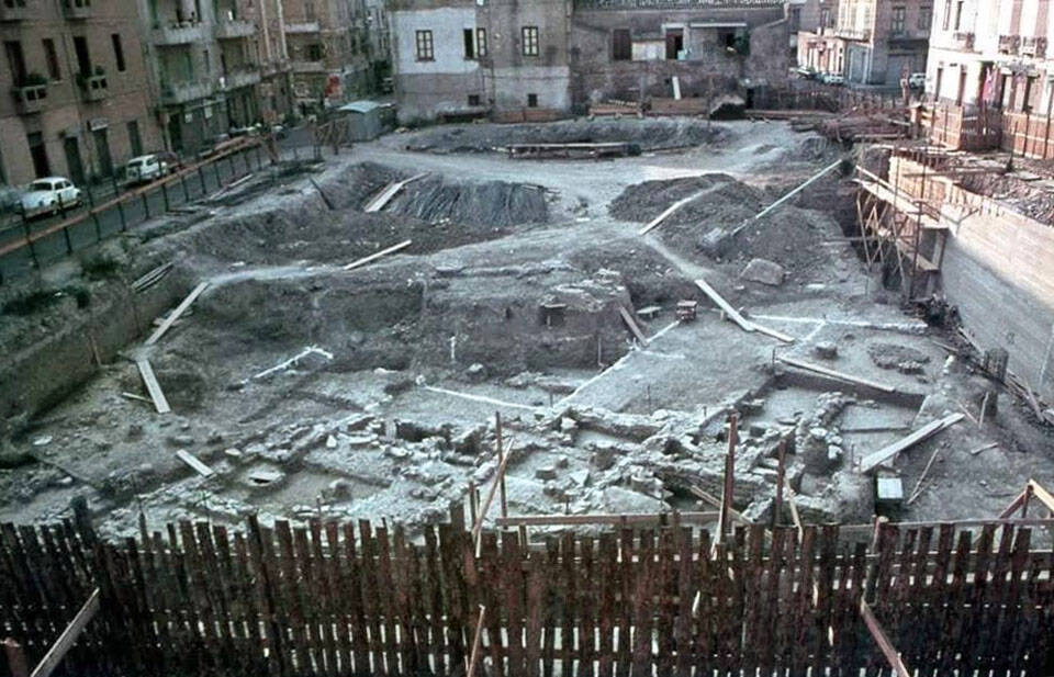 Resti della colonia romana e dell'urbe magnogreca rinvenuti durante la costruzione di palazzo Messinetti, alle spalle del corso principale di Crotone, tra le vie Tedeschi e Paternostro
